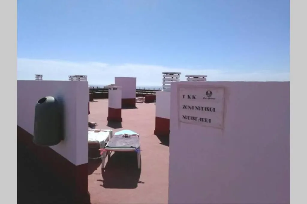 Sunny Cactus Garden Apartment 150M From Beach, Fast Fiber Wifi San Bartolomé 0*,  스페인