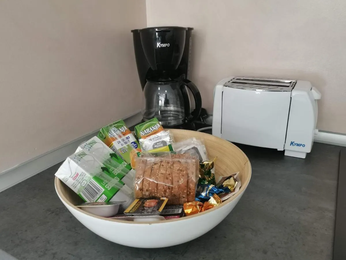 Sunny Cactus Garden Apartment 150M From Beach, Fast Fiber Wifi San Bartolomé 스페인